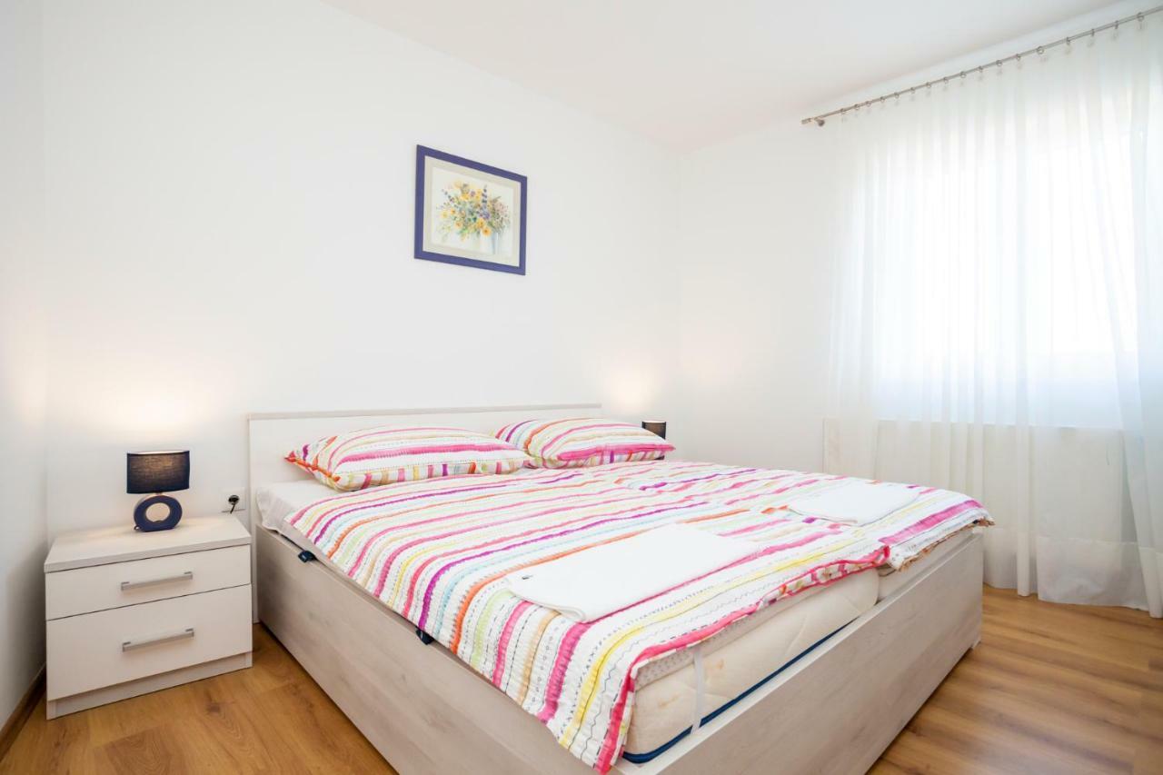 Holiday Apartment Ivica Milohnici Luaran gambar